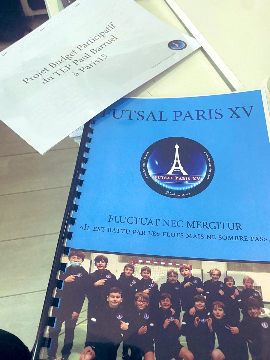 AnouchToranian's tweet photo. Rencontre avec @laurentbruder de l’asso. @FutsalParisXV, un club ancré à #Paris15 depuis bientôt 20 ans. 

Discussions autour de l’activité du club, des difficultés aux projets soutenus par la CAF… un club plein d’idées. 

Parmi elles, un projet déposé au #BudgetParticipatif ! https://t.co/tVUYeeLeXJ