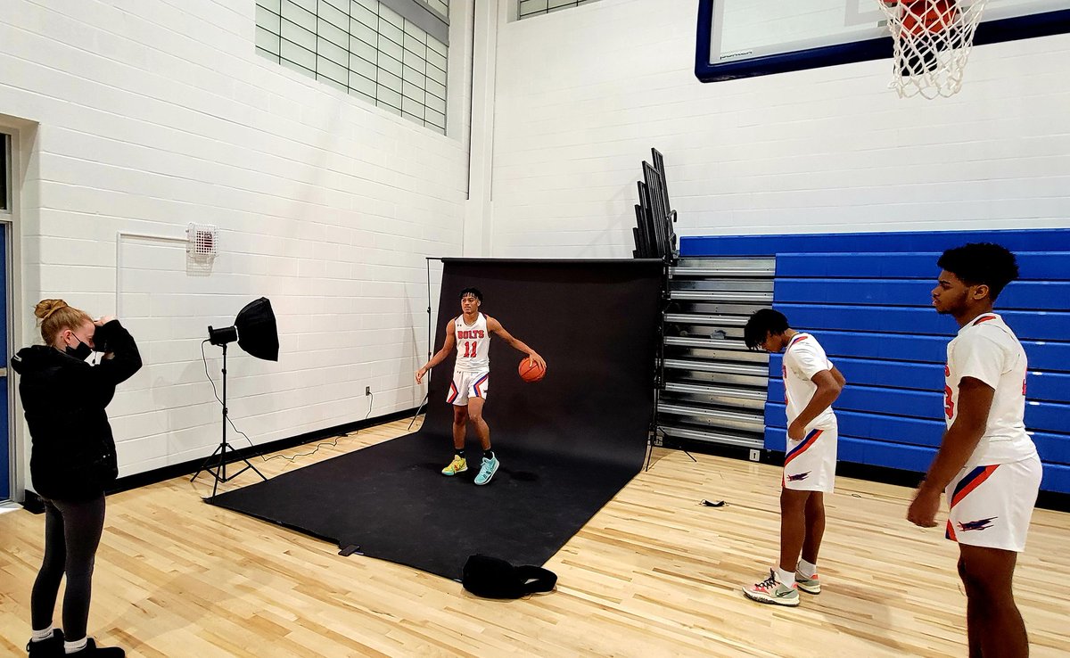 tbolthoops's tweet photo. 📸🧀😬🏀⛹️‍♂️ @JAY_MERR @SmithDonte11 https://t.co/10gqVBc8tQ