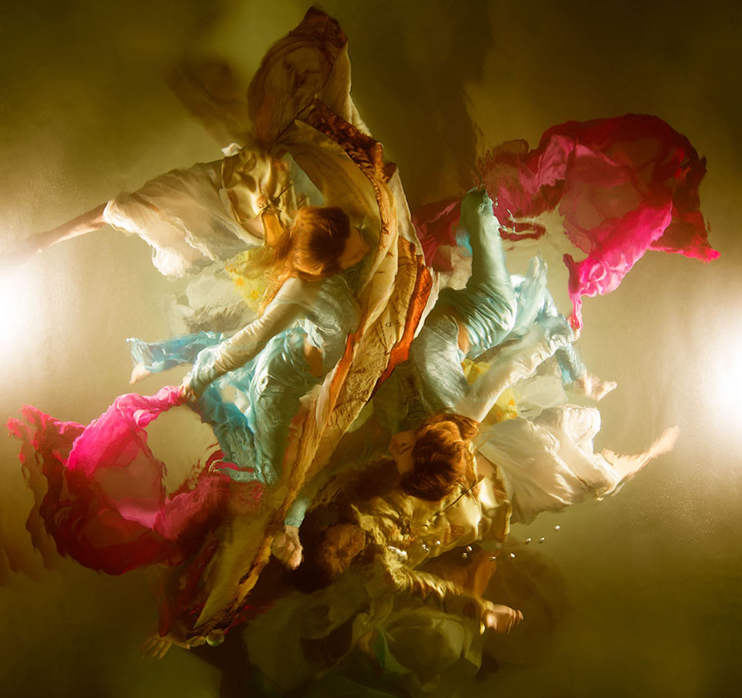 luvphanie's tweet photo. Volupté! Les scènes aquatiques de Christy Lee Rogers-Obsession de l'eau,diffraction de lumière,le corps d'exhibe avec vigueur et chaleur: pur esthétisme tel une peinture baroque. #photographie #art https://t.co/tMz9vM31lx https://t.co/9sPP2E3dLT