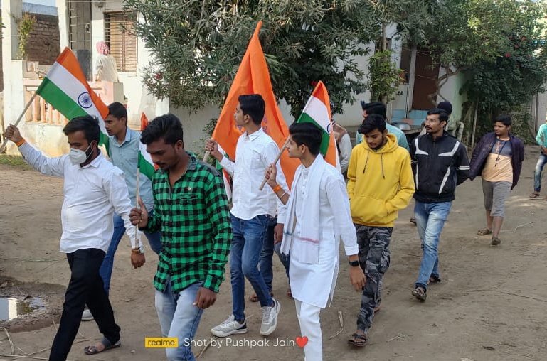 hansrajCH_'s tweet photo. @shirpurabvp शाखेच्या वतीने भारतीय स्वातंत्र्याच्या अमृतमहोत्सवी वर्षानिमित्त शिरपूर तालुक्यातील भोरटेक या गावात तिरंगा पदयात्रा काढण्यात आली.
प्रजासत्ताक दिनाची माहिती देऊन या पद यात्रेचा समारोप करण्यात आला.
#RepublicDay2022
#ABVPTirangaRally #abvp https://t.co/lb0HpWxdXK