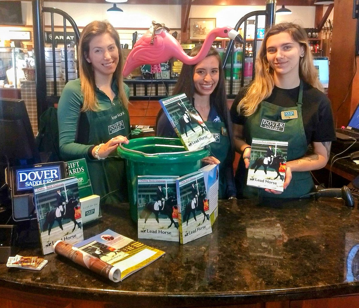GolfStarRx's tweet photo. #Lead #horse #new #Novel #trotting #out #ChrissyVonFogue'trot! #DoverSaddlery
#HorseOfCourse #SeastoryPress #DebbyBuckDeJonge
#Equestrian @sidelinesmag @dressagedaily @DressageToday https://t.co/uBIJ78vG4N