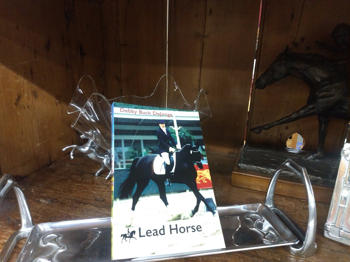 GolfStarRx's tweet photo. #Lead #horse #new #Novel #trotting #out #ChrissyVonFogue'trot! #DoverSaddlery
#HorseOfCourse #SeastoryPress #DebbyBuckDeJonge
#Equestrian @sidelinesmag @dressagedaily @DressageToday https://t.co/uBIJ78vG4N
