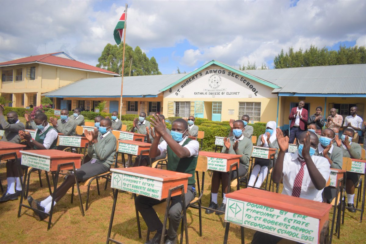 EPK_Limited's tweet photo. Eastern Produce Kenya (Kipkoimet estate) handed over 20 lockers and 20 chairs to St Robert's Arwos Secondary School to help improve the learning environment at the school and promote quality education.
#SDG4 #EPK #EasternProduceKenya #EasternProduceCSR #GlobalGoals https://t.co/XtUsvdBUqn