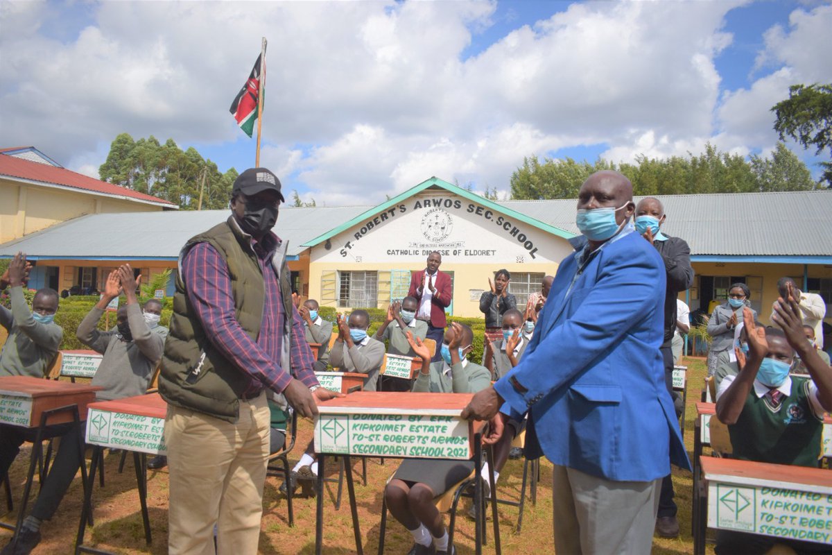 EPK_Limited's tweet photo. Eastern Produce Kenya (Kipkoimet estate) handed over 20 lockers and 20 chairs to St Robert's Arwos Secondary School to help improve the learning environment at the school and promote quality education.
#SDG4 #EPK #EasternProduceKenya #EasternProduceCSR #GlobalGoals https://t.co/XtUsvdBUqn