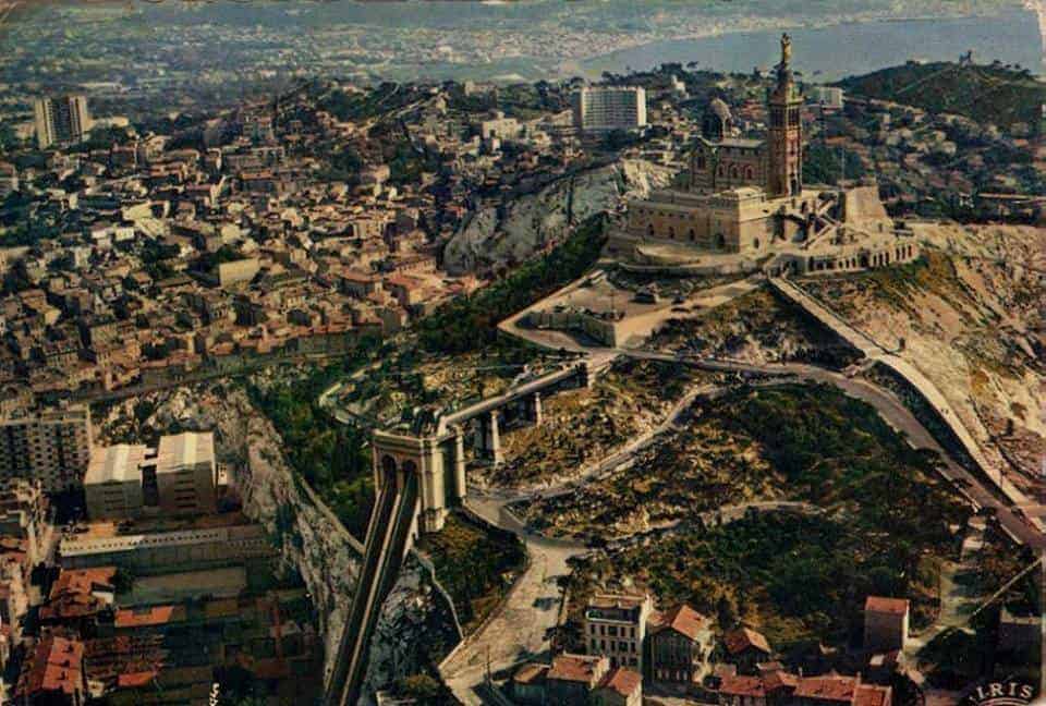 basilebilo's tweet photo. Notre dame de la garde, la "bonne mère" à travers l'histoire ⛪️✨ 

➡️ Follow @PereBilo https://t.co/CiB7S8xiYj