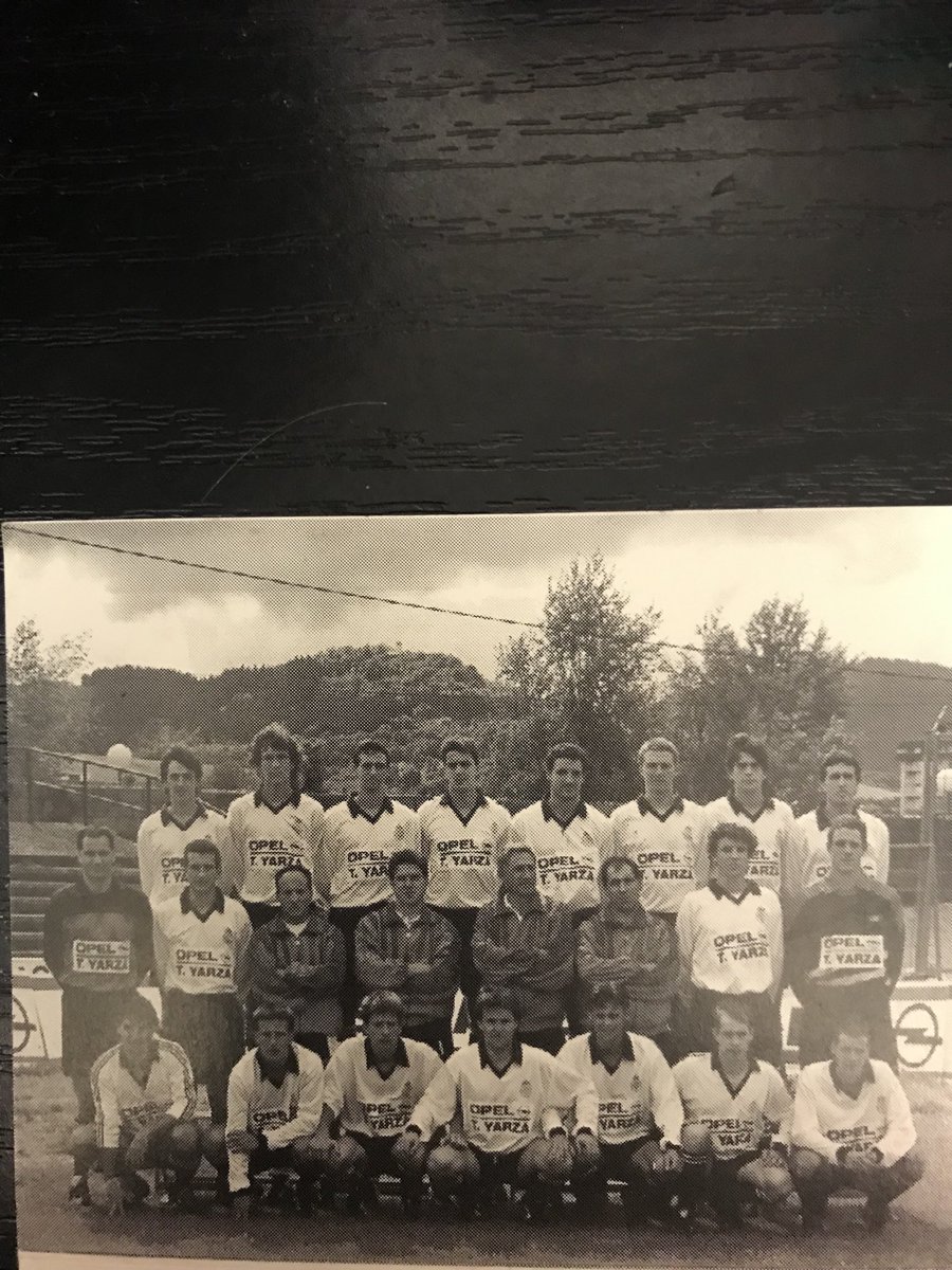 Javitxu_Vallejo's tweet photo. Quien recuerda a estos jugadores.Que comportamiento tanto fuera como  dentro del terreno de juego:solo me refiero a ellos.Siempre  se dice que sin los jugadores no somos nada.(entrenadores) https://t.co/2kXmNplBaX
