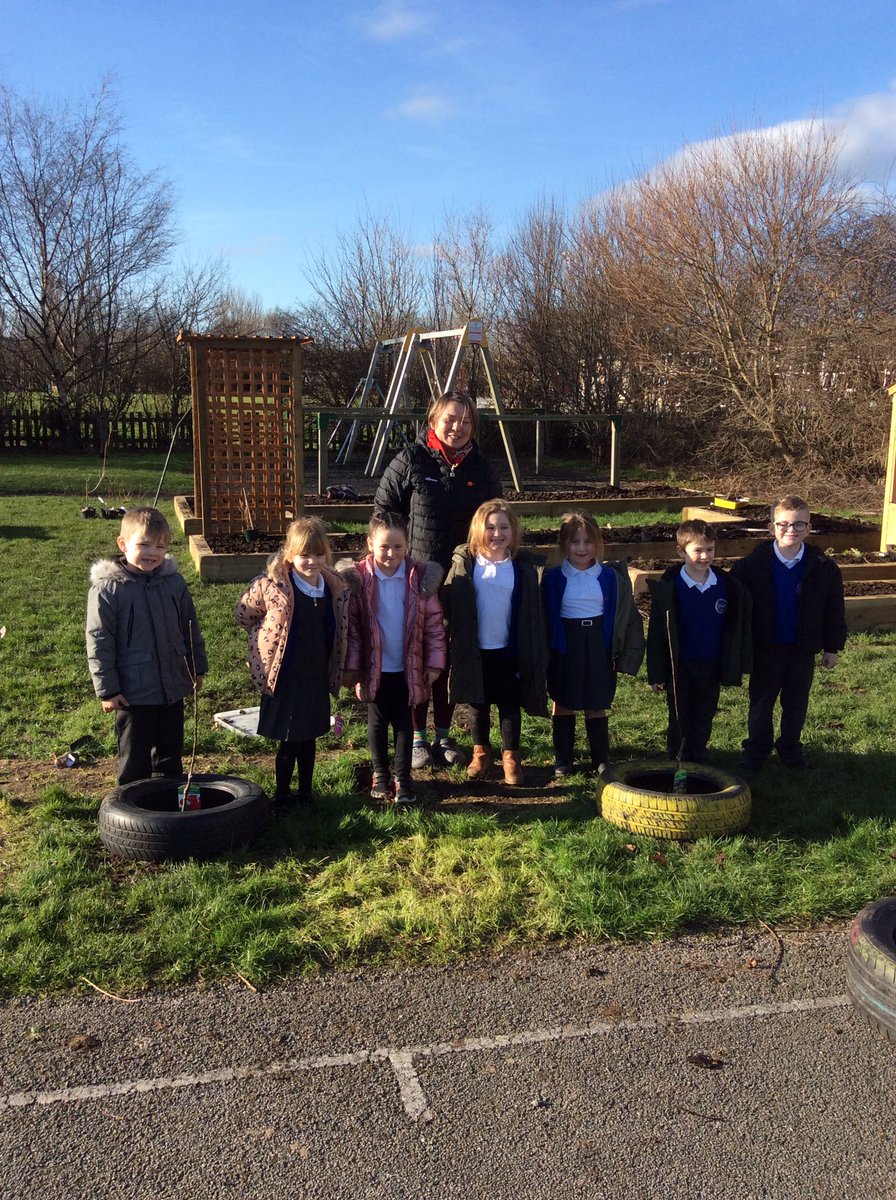 Our new garden area is looking fantastic! Huge thanks to Gwyl Roche and Mrs Stanco for everything they have done so far. Our Eco Councillors have been busy planting today. @EcoSchoolsWales @conwy_kwt #KeepWalesTidy Look out for more updates…