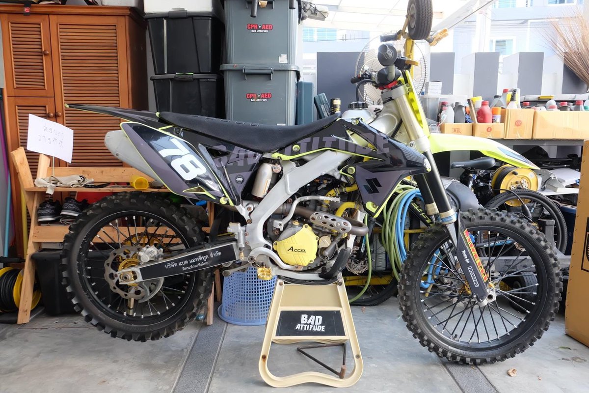 pop_p_style's tweet photo. ขาย Suzuki RMZ250 ปี 2016 เอกสารศูนย์ไทยซูซูกิ ครับ 155,000.- รถอยู่ กทม.
ติดต่อ คุณป๊อป 083-5156396 https://t.co/vyF7WJgfMo