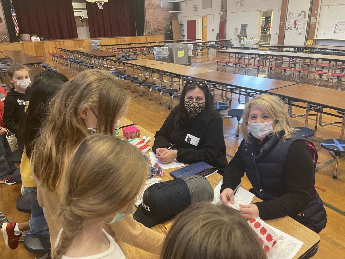 castellana_'s tweet photo. Today I am the @SEFCU School Banker for @GuilderlandCSD #GuilderlandElementary school students. It is never too early to learn positive financial habits. Thank you to the fantastic children and teachers for inviting me! And our volunteer bankers!#Schoolbanking #financialeducation https://t.co/iHRhHuHpWu