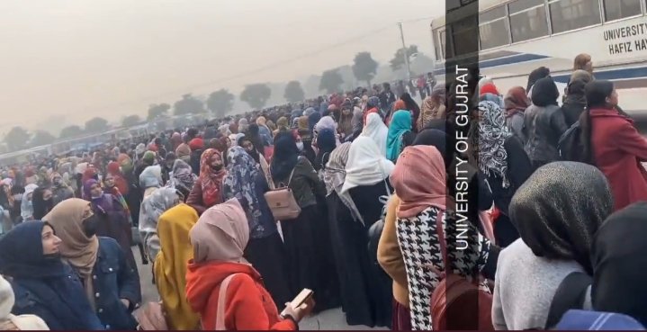 DuaFatima011's tweet photo. This is the condition of #uog and they are saying follow SOPs.
In this situation no one is following SOPs.Even though 30 cases are also reported in Uog still they are not taking any action.🙂💁
They didn't consider students in humans.
@OfficialNcoc 
@SedCorners @Shafqat_Mahmood https://t.co/XQVnxaJg1c