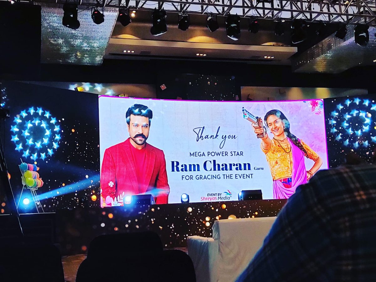 AlwaysMahesh06's tweet photo. #GoodLuckSakhi #EventPic
#Waiting #RamCharan Anna🤩
@AlwaysRamCharan https://t.co/rKT90H3Cdm