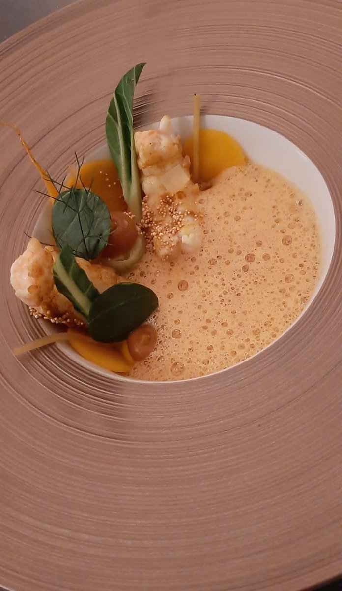 MICHELINgidsBNL's tweet photo. Langoustine degusteren bij #Sabero, smullen van een mooi stukje hertenvlees bij #DeVlindertuin, eindigen met een dessertje rond koffie bij #LandgoeddeHoltweijde ... Wat zijn we blij opnieuw aan de slag te kunnen in Nederland!
@FroukjeJilt @DeHoltweijde https://t.co/AvZzZ8QQu9