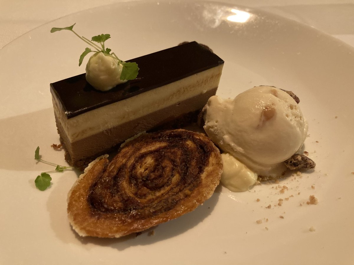 Langoustine degusteren bij #Sabero, smullen van een mooi stukje hertenvlees bij #DeVlindertuin, eindigen met een dessertje rond koffie bij #LandgoeddeHoltweijde ... Wat zijn we blij opnieuw aan de slag te kunnen in Nederland!

<a href="/FroukjeJilt/">De Vlindertuin</a> <a href="/DeHoltweijde/">LandgoedDeHoltweijde</a>