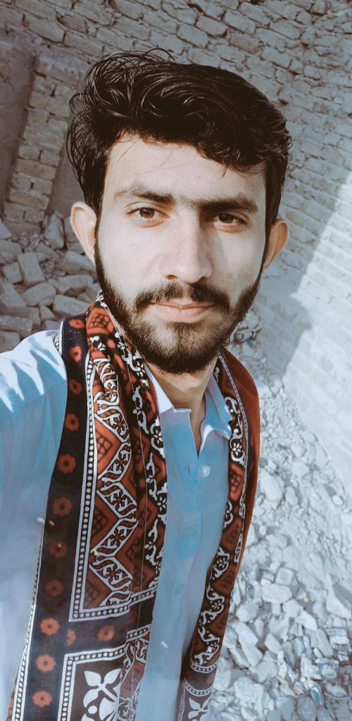KhalilSindh's tweet photo. مین تمہیں ڈہونڈنے یادوں کی کھلی راھون پر
خشک پتوں کی طرح روز بکھر جاتا ہوں https://t.co/JV7d1kr5sa
