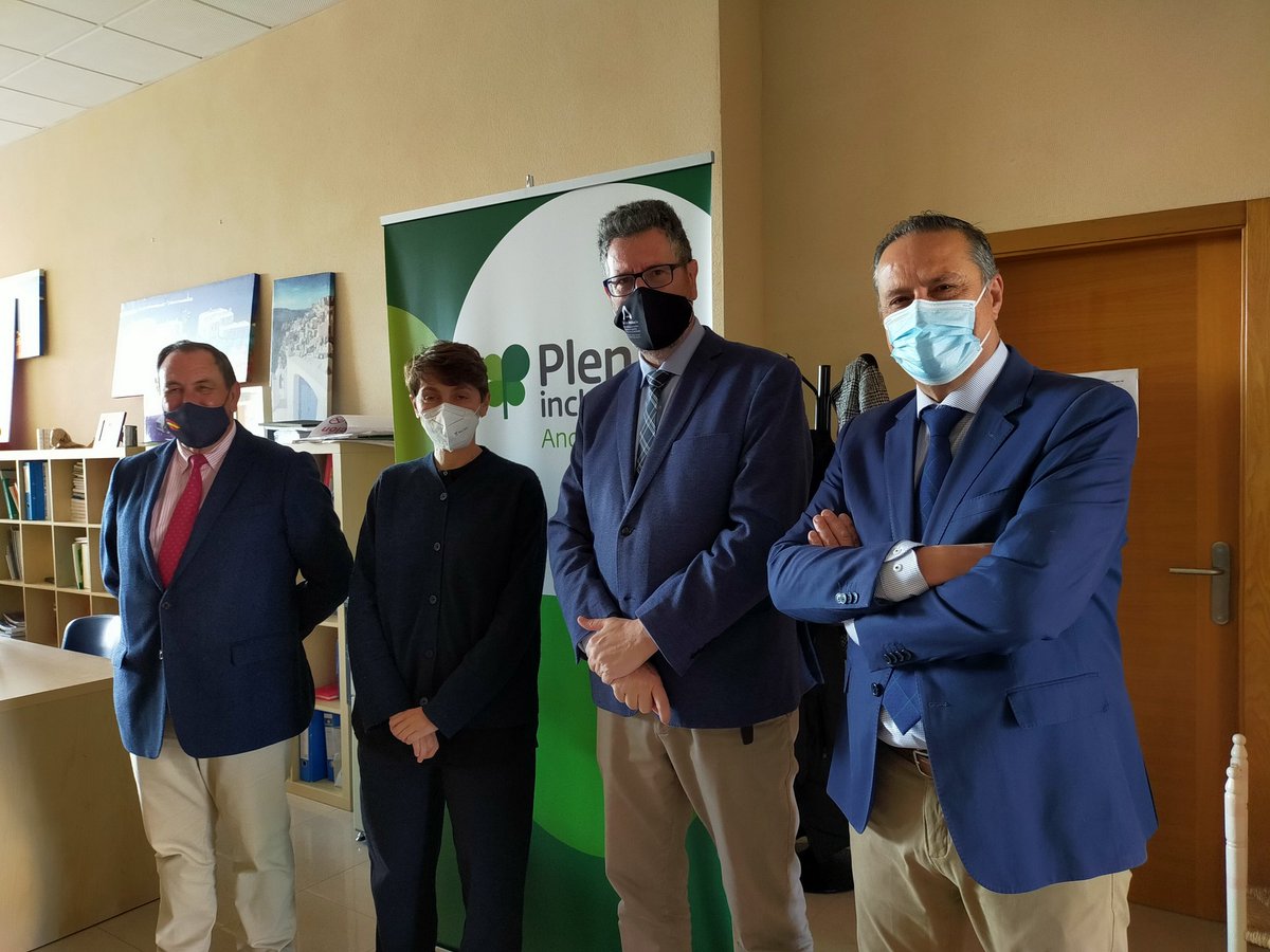 plenaiandalucia's tweet photo. Nuestra sede de Huelva ha recibido hoy la visita de Manuel Antonio Conde, delegado territorial en Huelva de @IgualdadAND.
Matías Rodríguez, delegado provincial de Plena Andalucía y José Manuel Moreno, gerente de #aspromin han acompañado a Cinta Ruiz y profesionales de la oficina https://t.co/48BXfxrD9v