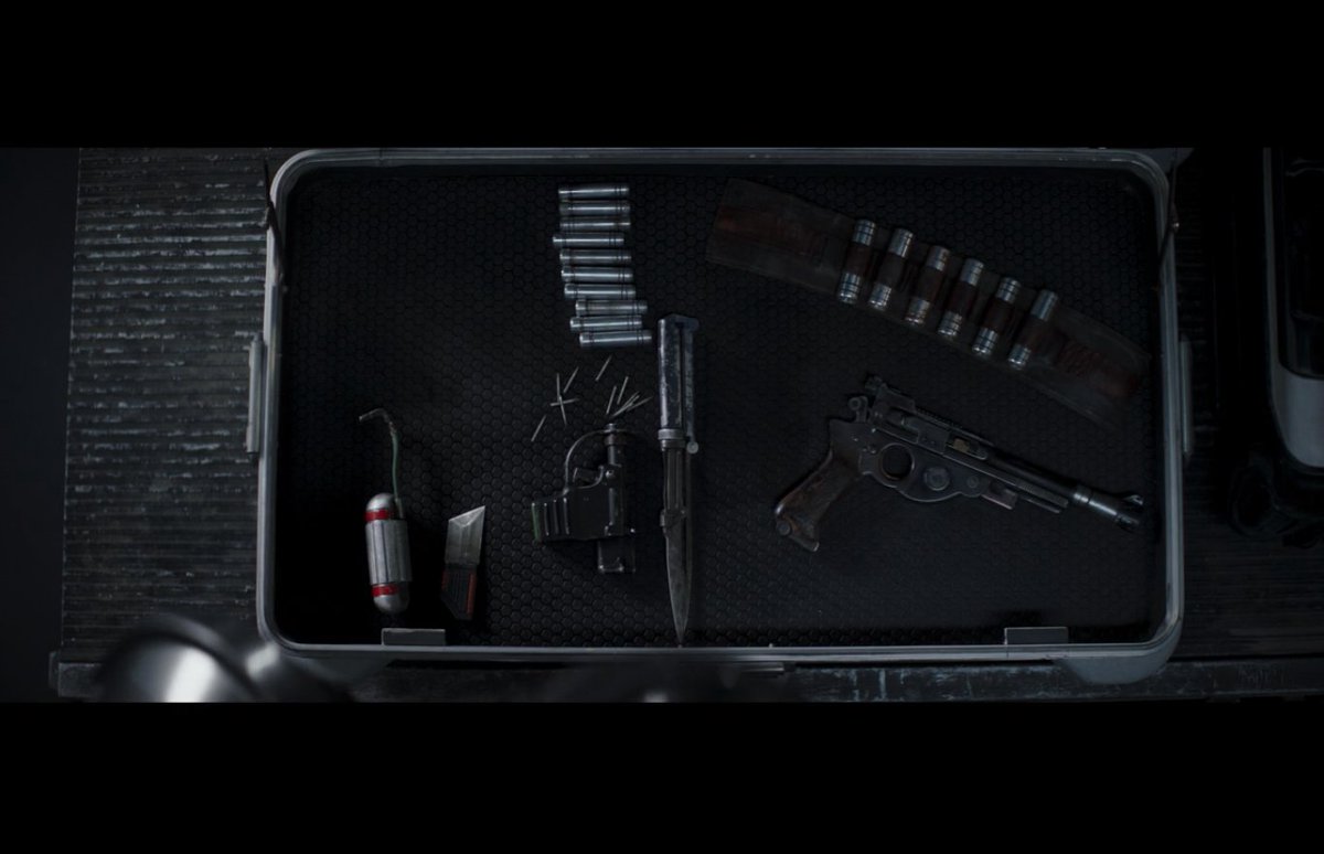 今週の #BookofBobaFett #ボバフェット 第5話爆笑シーン
・FP-45リベレーター(実銃)が #スターウォーズ 世界に堂々登場
・EP4の謎物干し竿、物干し竿じゃなかった
・銀ピカ方正ことディン・ジャリン、再登場もやはりそれとなく弱い
・主役のボバフェットが本編に一切出ない
https://t.co/agWEwdrzuk