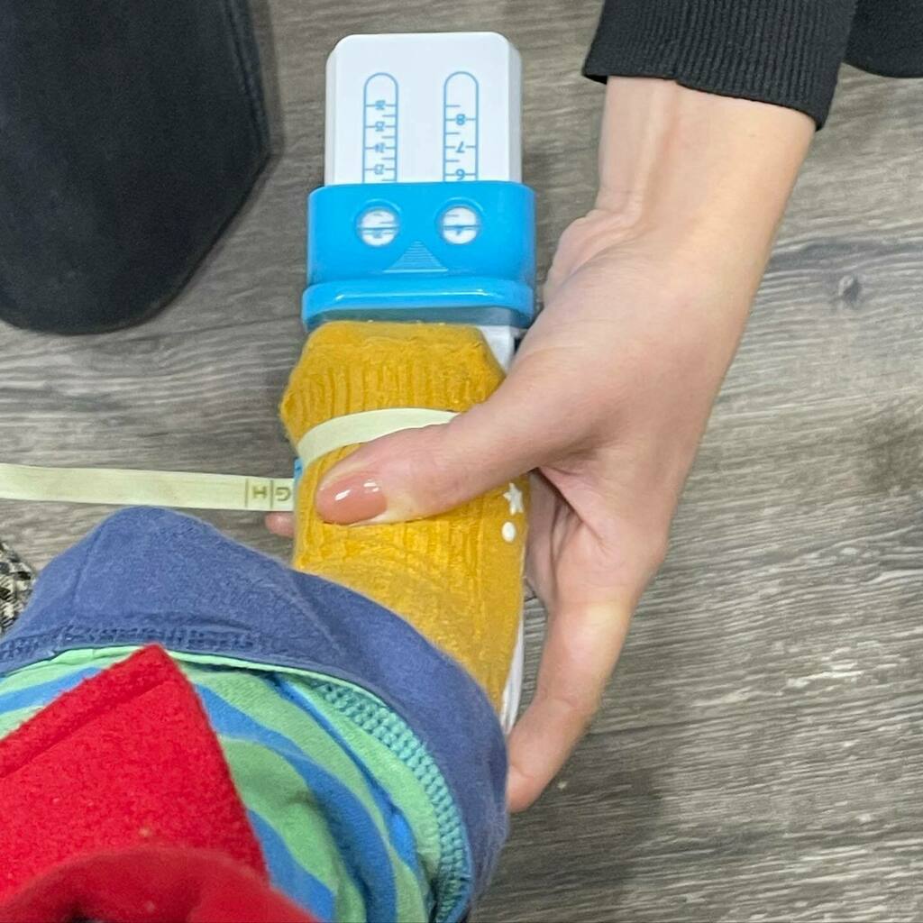 katehawkings's tweet photo. Ruben and granny are buying his first proper shoes
#startrite #startright https://t.co/ix1HIh2EQl https://t.co/J25B16ozjP