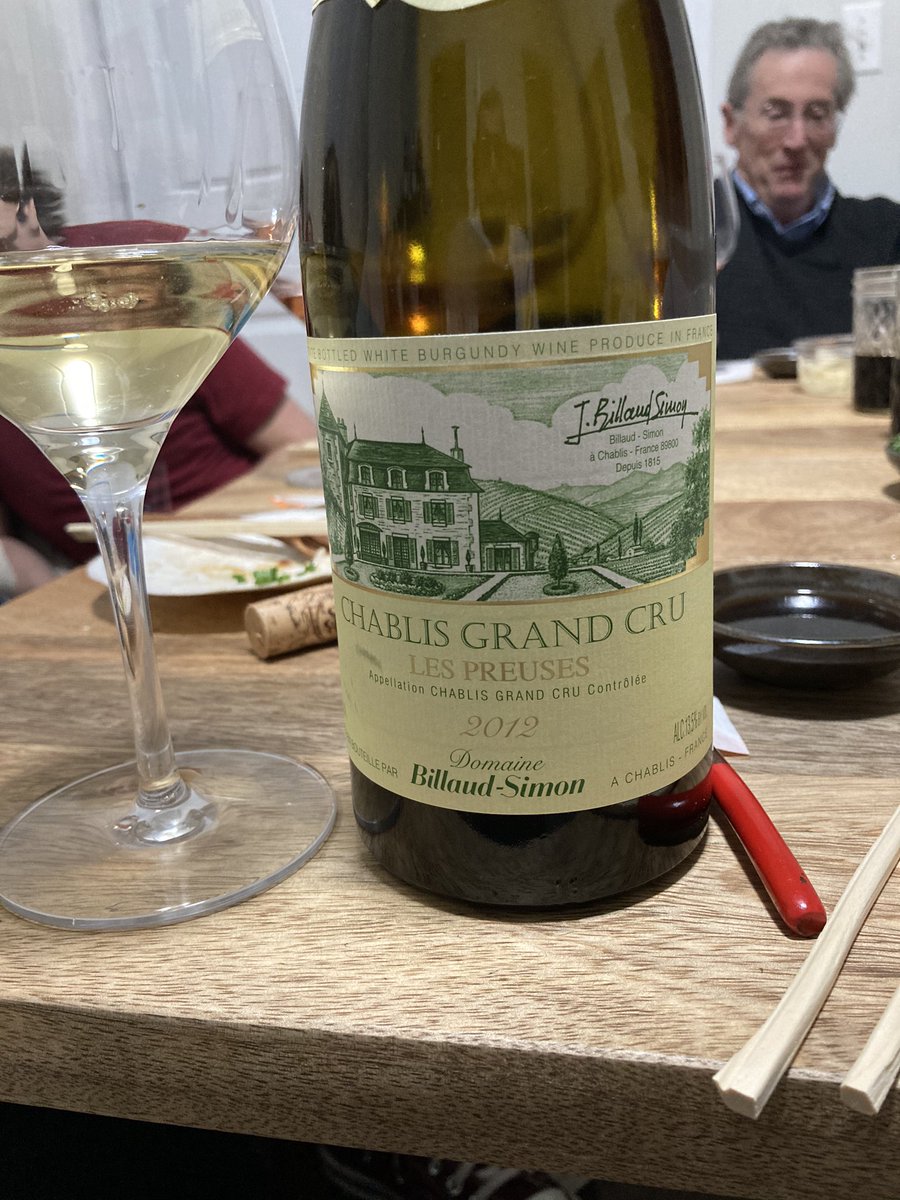 DoliverosDaniel's tweet photo. Powerful #Chablis 12 @BillaudSimon #LesPreuses judging this beauty by this bottle,still yrs away from full bloom but freaking impressive,light color,high class aroma of mineral,white cherry,lime zest,fairly full,honey/mint flavor,great structure &amp; length,so suave but still a baby https://t.co/h5u23kICWu