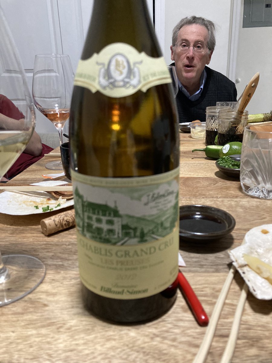 DoliverosDaniel's tweet photo. Powerful #Chablis 12 @BillaudSimon #LesPreuses judging this beauty by this bottle,still yrs away from full bloom but freaking impressive,light color,high class aroma of mineral,white cherry,lime zest,fairly full,honey/mint flavor,great structure &amp; length,so suave but still a baby https://t.co/h5u23kICWu