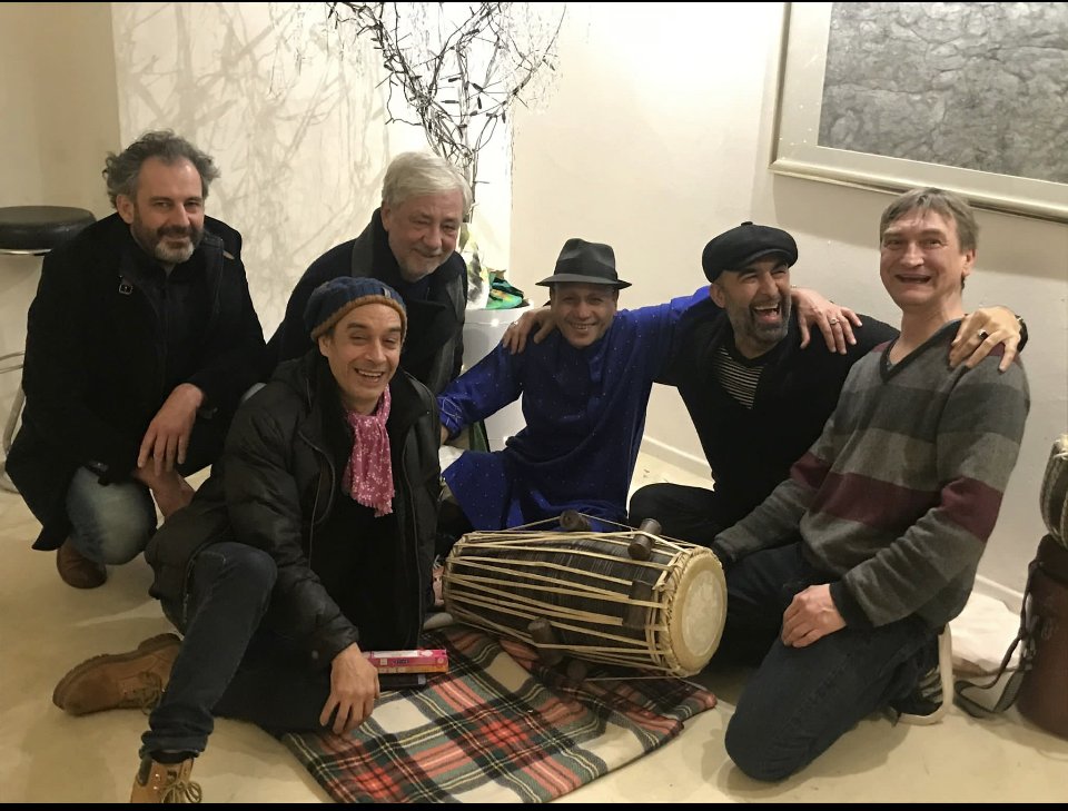 HumansVaranasi's tweet photo. "If there was one thing that interested me most in my childhood, it was the tabla. So much so that I ended up designing the world's largest tabla, registered in the Guinness World Records!"
#GuinnessRecord #humans #stories #humansofvaranasi #Inspiration 
https://t.co/SE0gSxi4Oa https://t.co/Bi7dSLtPKC