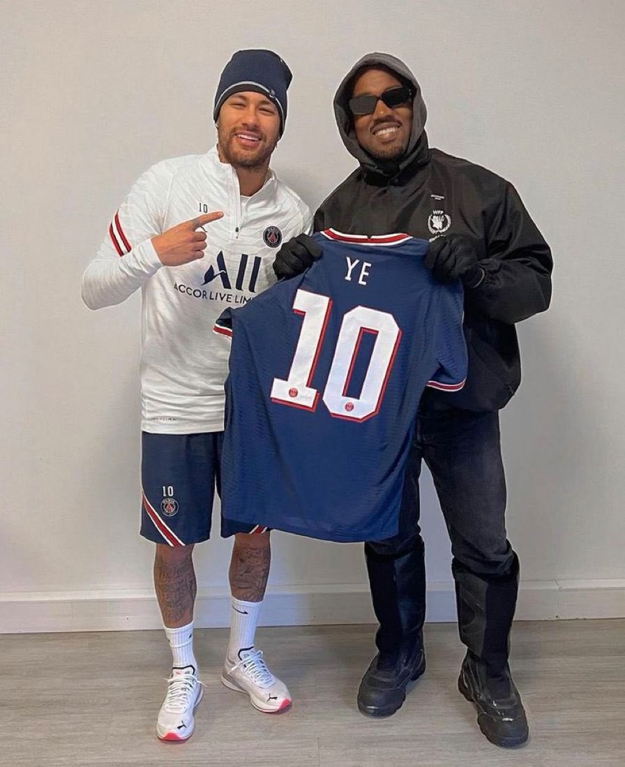 OFIVETV's tweet photo. Ici c’est ? 
@neymarjr @kanyewest @PSG_inside https://t.co/DoiyPfKZBL
