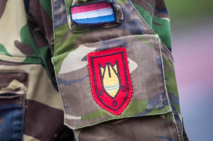 Defensie's tweet photo. Defensie heeft gister een Duitse vliegtuigbom uit de Tweede Wereldoorlog onschadelijk gemaakt. De 1000-ponder lag 3 kilometer uit de kust voor Zandvoort, op 15 meter diepte.  

https://t.co/GCIK0bfmnT https://t.co/RshwOaanf2