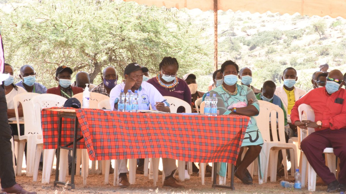 Laikipia_health's tweet photo. Locals at LHS #DolDol engage with the leadership of the @LaikipiaCountyG at a Public engagement about health care and allied governance issues
#laikipiaonthemove
#laikipiahealthservice https://t.co/WVEG4MXKm6