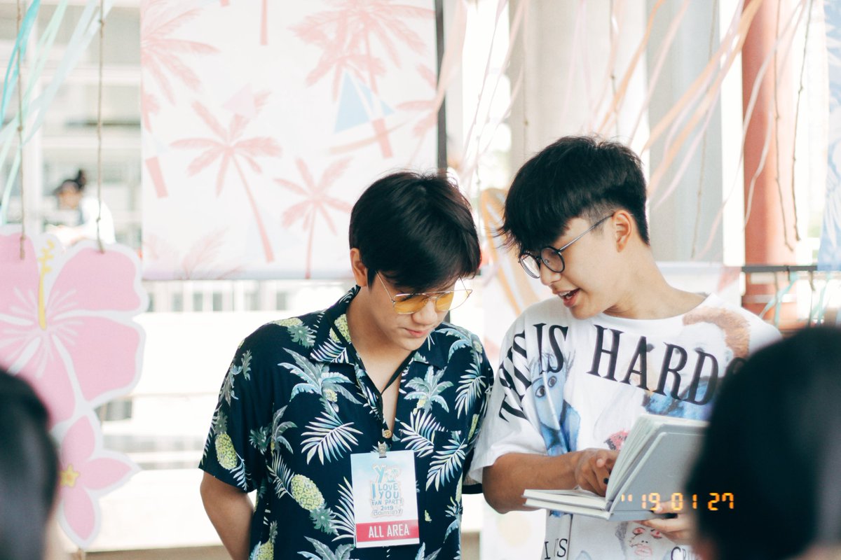 Fuyu_Tree's tweet photo. Moment เมื่อสามปีก่อน
#แค่เพื่อนครับเพื่อน #BadBuddySeries #ohmpawat #nanon_korapat #ohmnanon #โอมนนน https://t.co/2xvAR9UrBJ