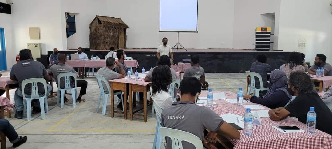 TeamFenaka's tweet photo. Training on the supervision, construction, and implementation of hybrid renewable energy systems for Thaa Atoll FENAKA powerhouse technicians begins today on Th. Vilufushi Island. This two-day training is attended by 24 staff members from 12 different islands. (1/2) https://t.co/mZ0EAqCBXZ