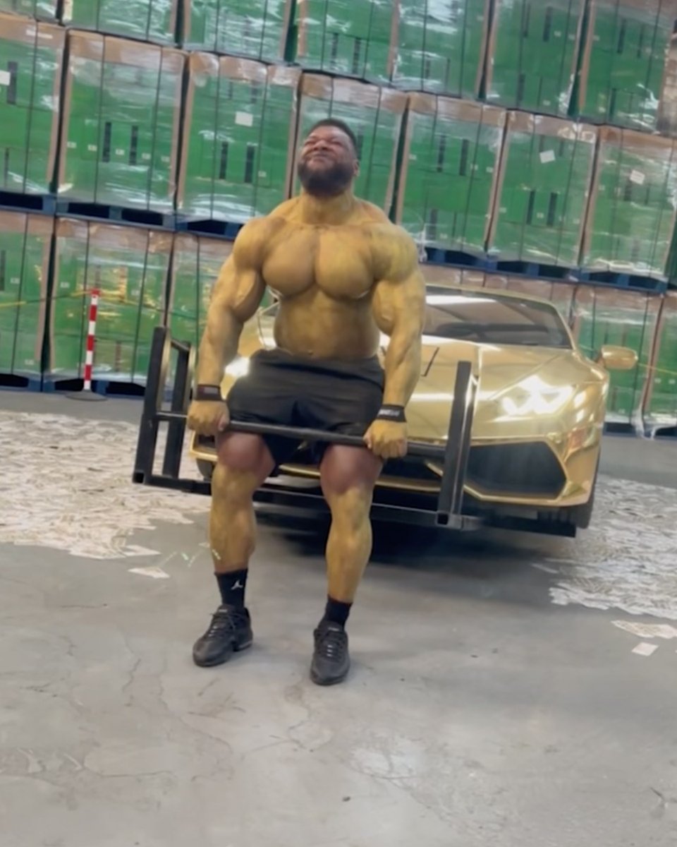 ScottBrowneUK's tweet photo. Never a normal day at @AuVodka 😂

This week, Professional Bodybuilder @nathande86 (9x IFBB Pro) came down to our Swansea HQ to face the challenge of deadlifting our Gold Lamborghini Huracan, which weighs a whopping 1400KG in total🤯 

🎥: https://t.co/4WIIBKv96I

#AuVodka https://t.co/uB3emiWIkB