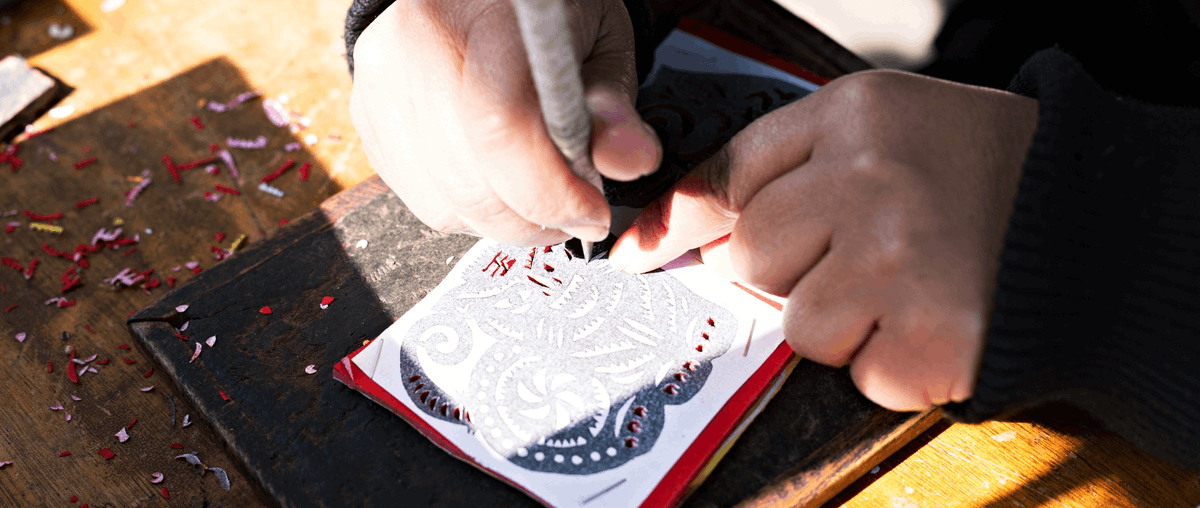 OrdsallHall's tweet photo. Our paper cutting workshop next month is the perfect place to decorate a Valentine’s card, gift, or even an ornament! This workshop takes a look at all the skills and techniques for paper cutting.

Sunday 13th Feb, book your space below!

https://t.co/zwhmCN4UIR

#pappercutting https://t.co/ufhrcmpD4E