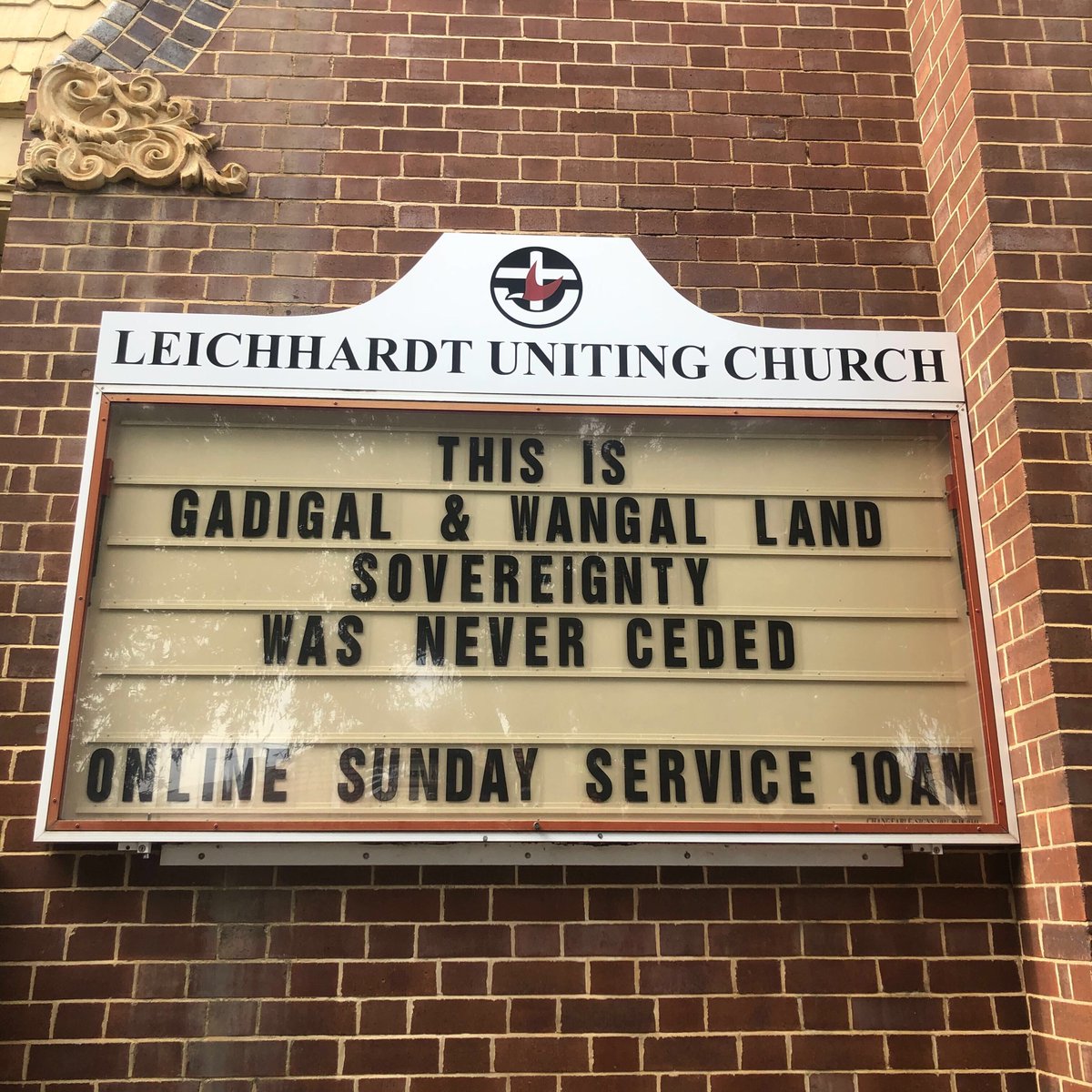 LeichhardtUC's tweet photo. LUC stands on Gadigal and Wangal Land. Sovereignty was never ceded.
#AlwaysWasAlwaysWillBe #NotTheDateToCelebrate #ChangeTheHeart
ID: The LUC sign, text as above. https://t.co/JrlwOdHxzc