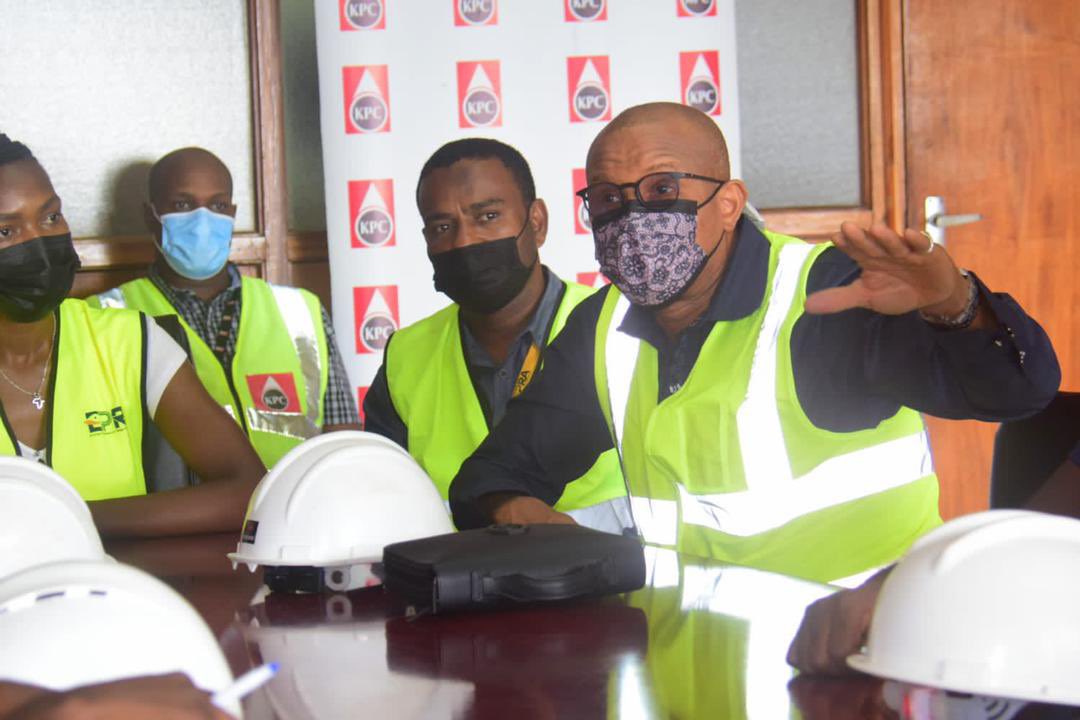 Allowsadick's tweet photo. On Tuesday, 25th January, 2022, the Chief Executive of the National Petroleum Authority, Dr Mustapha Abdul-Hamid embarked on a familiarization tour of the KPC installations at the Kenya Pipeline Company in Mombasa, Kenya. @PatriotFaisal @MedKhalifaJr1 https://t.co/9hN00Rfr6k