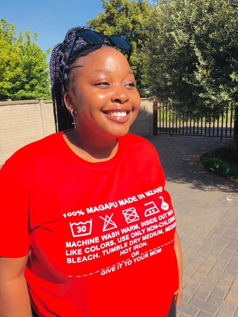 MAGAPU_'s tweet photo. Use laundry machine  or Give it to your mom she knows how to do it better |T shirt only R200 Delivery nationwide | #pum22 #bigbrothermzanzi #magapusundays 💯🍉🇿🇦🌍 please RT https://t.co/8HYIrBPbxS