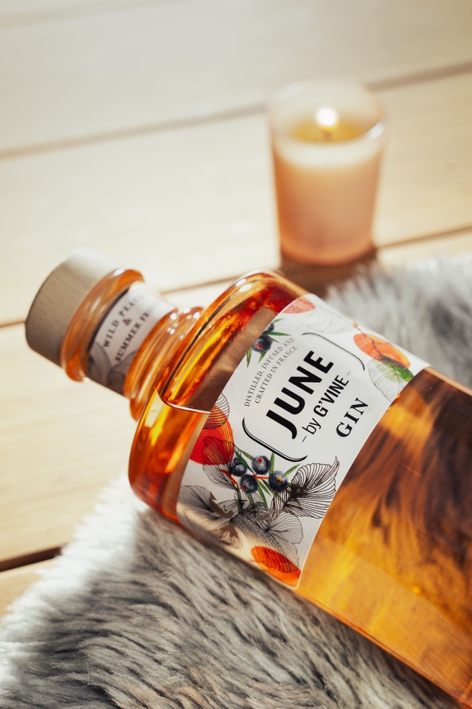JuneGinLiqueur's tweet photo. Bring summer colours to your grey day with a dash of June Gin! 

#JuneByGVine #ForeverInSummer #JuneGin #JuneWildPeach https://t.co/cssIcfgef2