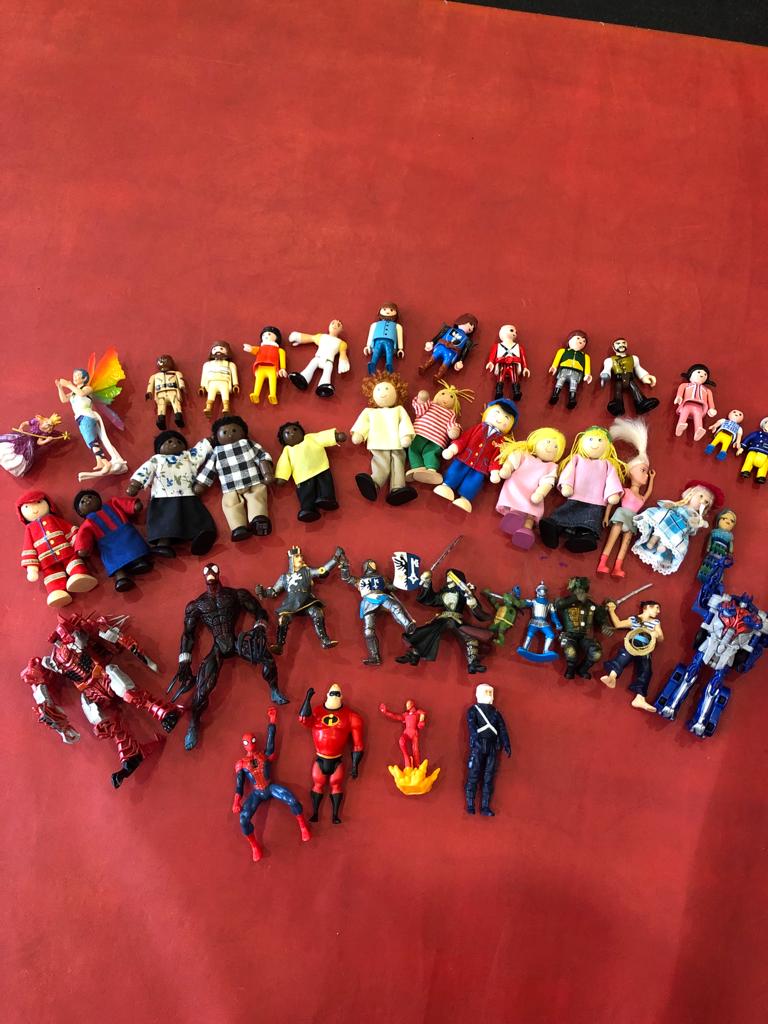 roundaboutdrama's tweet photo. A selection of figures can come in handy when creating stories #essentialthings in #dramatherapy https://t.co/ufBgqZgko7