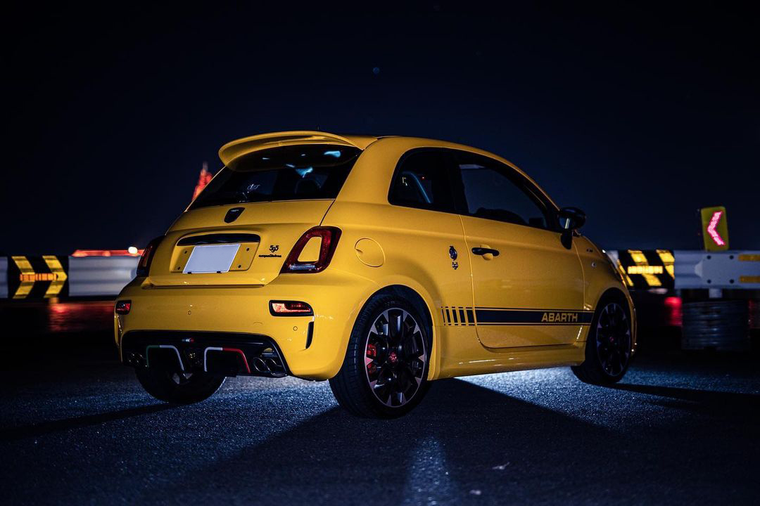 ABARTH_JAPAN's tweet photo. あてもなく夜を駆ける。
やがて獣が本性を現す。
Instagram 📸: tanigucci___
#アバルト https://t.co/jWB0IUFRQY