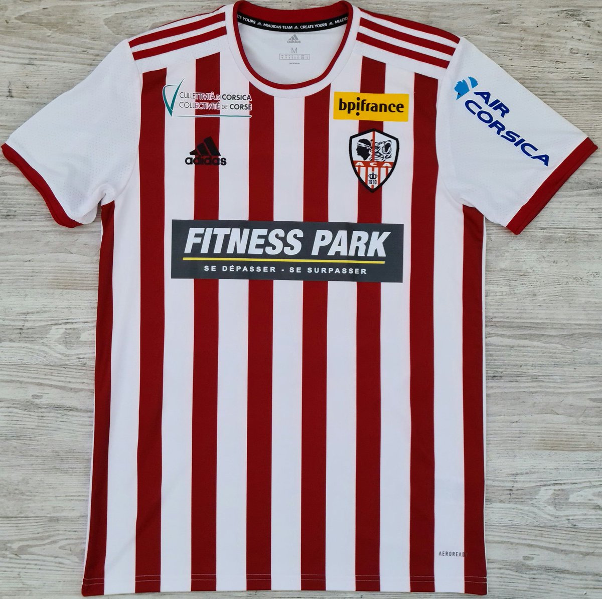 LoicDrd's tweet photo. Maillot préparé pour Oumar Gonzalez pour le match #ACAASNL du 23/10/21. Maillot au sponsor unique Fitness Park. https://t.co/xpGqilTBrM