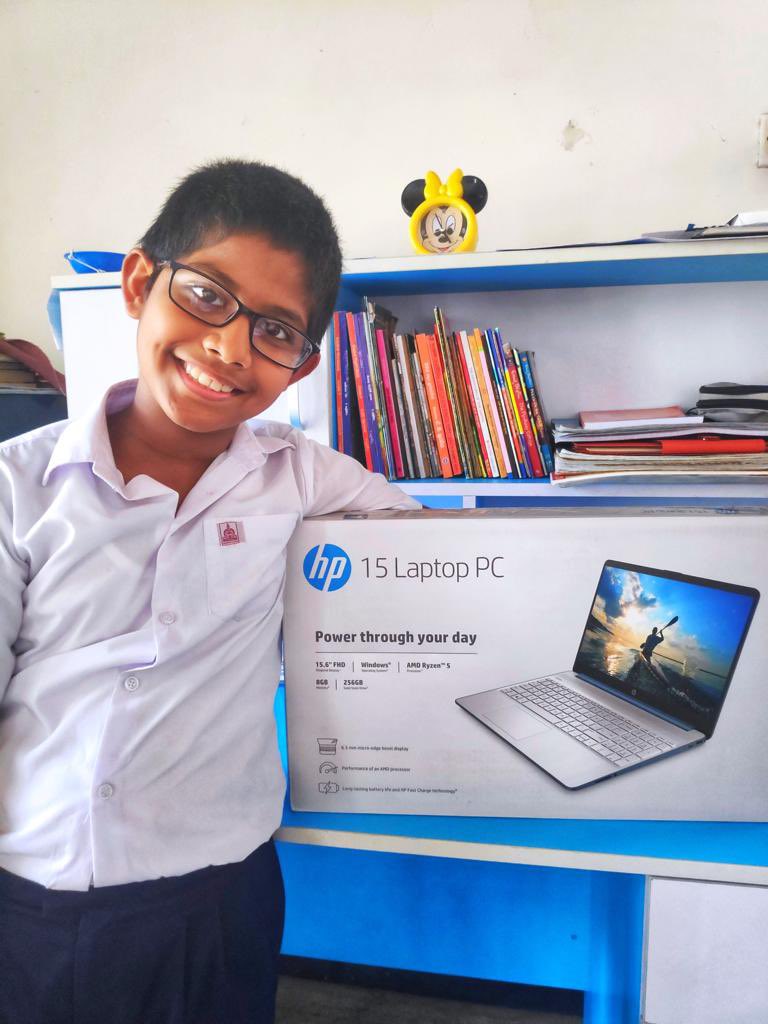 MarsNetworkSL's tweet image. Happy Customer 
#Hp #laptop #marsnetworksl #happy #customer #customerservice 

Call us +94 76 778 6036
Or 
DM
