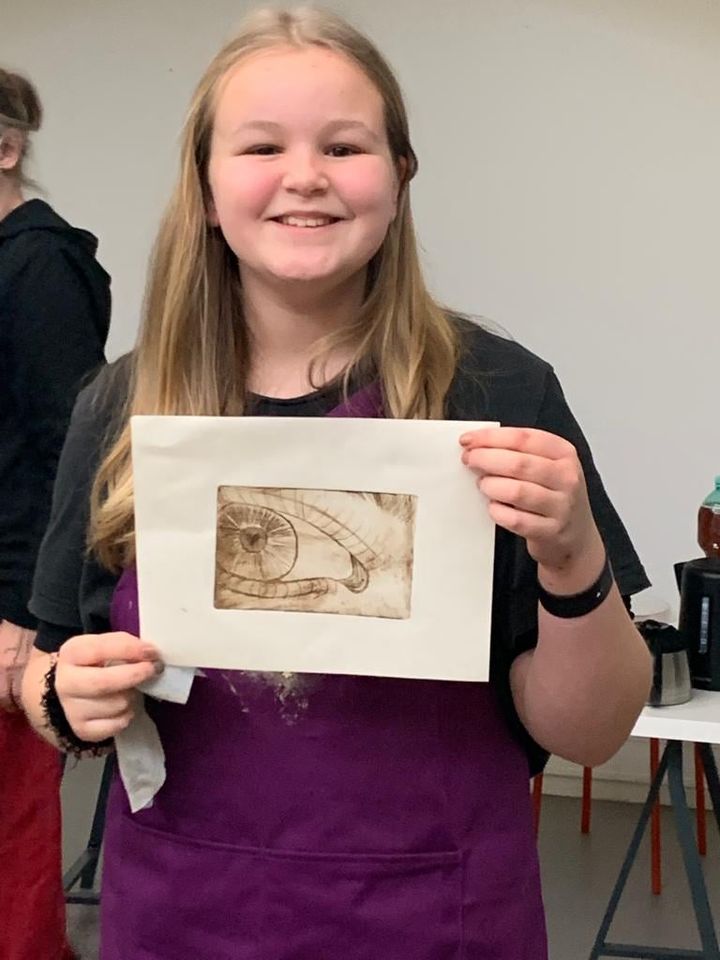 cbkemmen's tweet photo. Op 29 januari geven Manja Kindt en Jan Pieter vd Bos weer een rondleiding+workshop Etsen bij de tentoonstelling #mrpostman. Wil je meedoen aan deze gave workshop geef je dan op via: https://t.co/S6vveEFoQV
Succes verzekerd!
#creatieveworkshop
@Rensenparkemmen
@GemeenteEmmen https://t.co/qECMrWfxl0