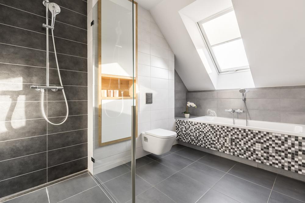 Erastrasbourg's tweet photo. Choisissez le bon carrelage pour votre salle de bains grâce à ces conseils ! 🛁

#SalleDeBains #Carrelage
#era #strasbourg #immo https://t.co/sEQhbbOSEg https://t.co/gLH9M62t0d
