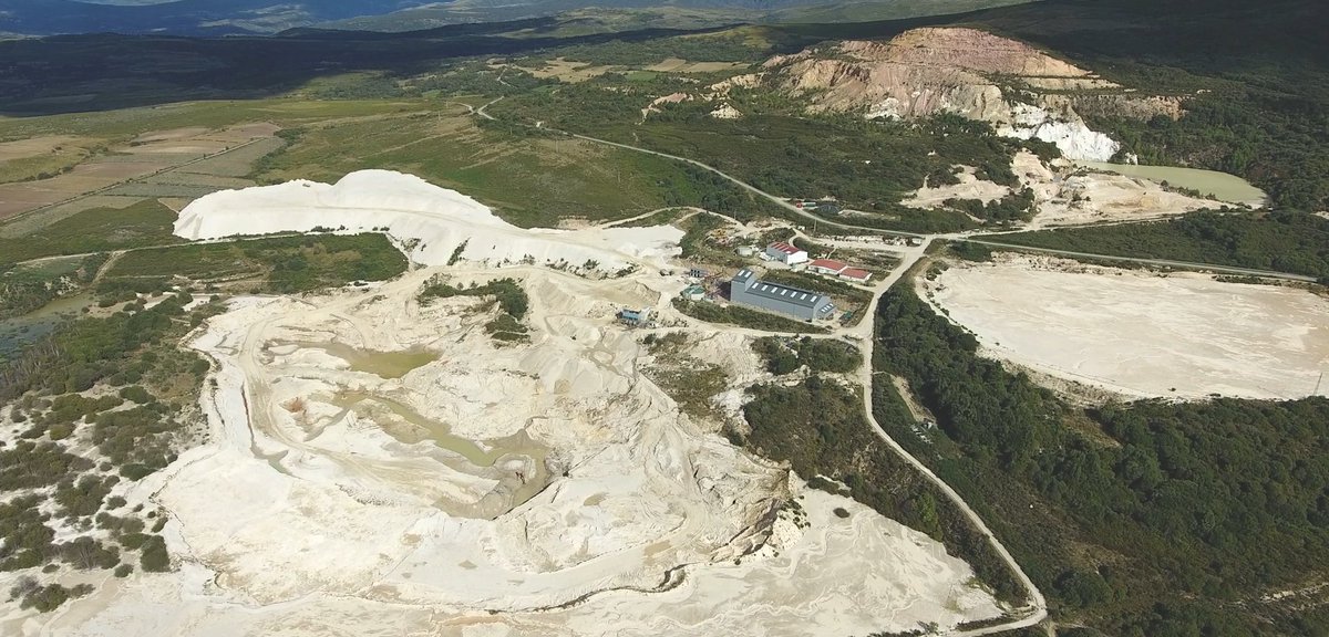 📢INFORMAMOS
Desde Strategic Minerals hemos iniciado ya la fase de pruebas de producción de la planta de trituración de #estaño y #tantalio en la #MinadePenouta. Más detalles, a continuación⬇️
🔗bit.ly/3r3Muzk