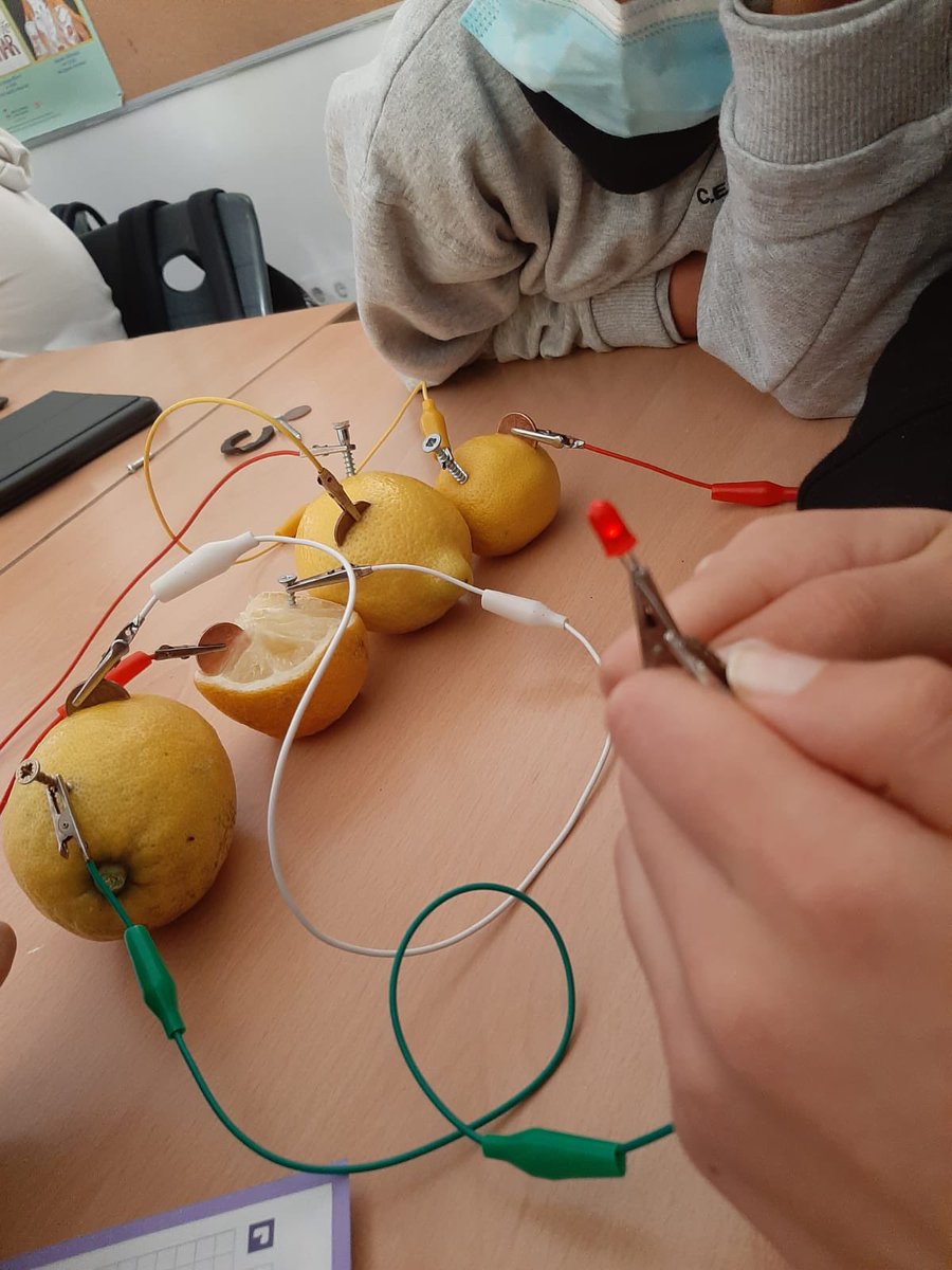 CentreEscolarEmpordà tweet media