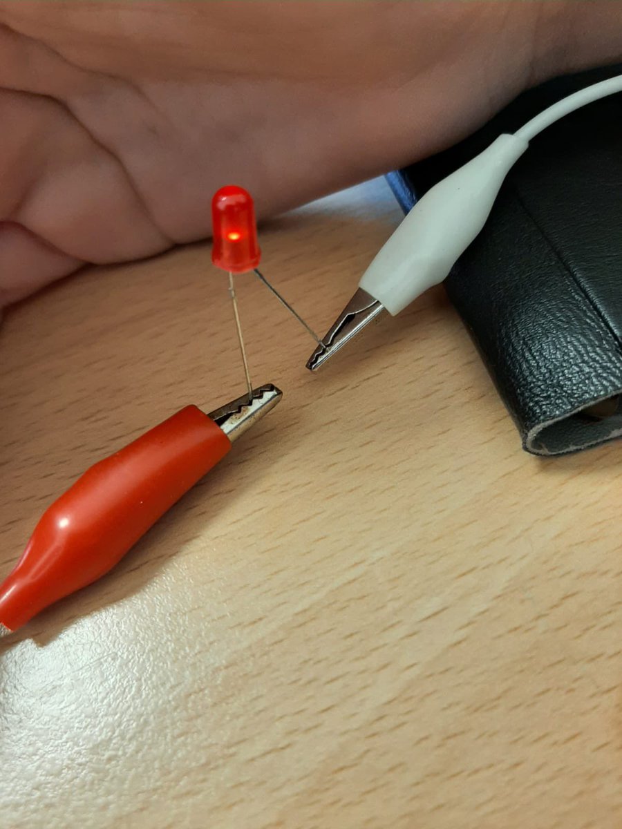 CentreEscolarEmpordà tweet media