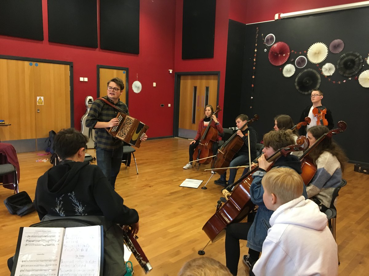 M@HoT are seeking guest tutors to work with our youth folk bands. If you've music you love and want to share, take a look at this paid opportunity via the link below.

Deadline for applications is 12pm on Mon 31st January!

 mathot.co.uk/opportunities

#folk #teaching #youthmusic