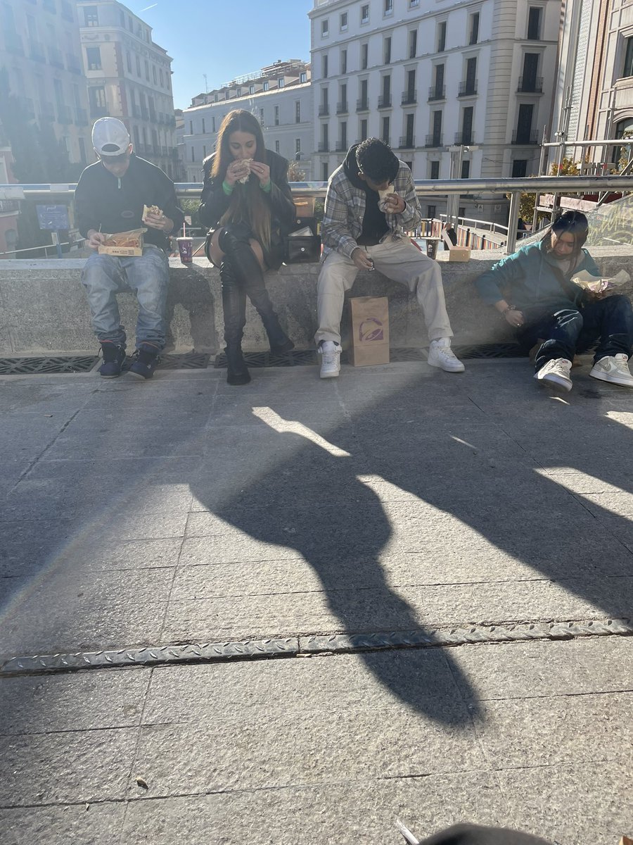 andreah_2315's tweet photo. Me apetece irme con mis niños a los madriles😩🦠 https://t.co/ZTkoOcEucf