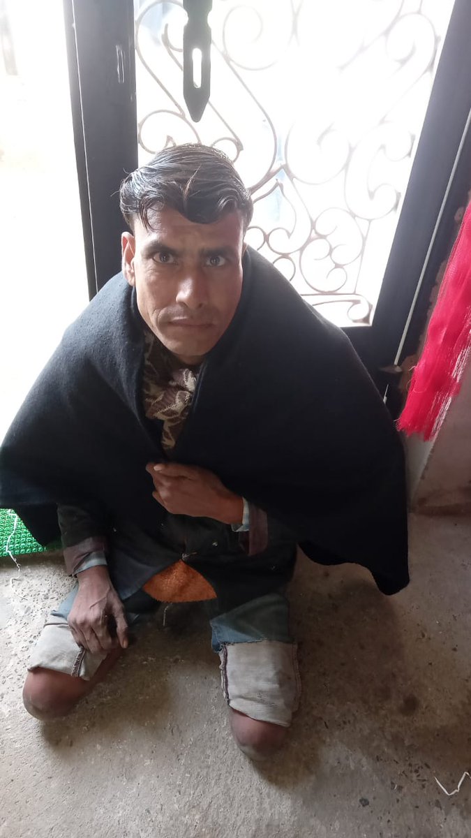 Ansarfoundation's tweet photo. बढ़ती ठंड को देखते हुए चनपटिया मे जरूरतमंदो में Ansar Foundation &amp; Charitable Trust के द्वारा 200 से ज्यादा लोगों में कंबल वितरण किया गया।
आप सभी को सहयोग के लिए बहुत बहुत धन्यवाद।
#Ansarfoundation #ngoindia #NGOs #Heelpneedyone #socialwork #Chanpatia 
#BlanketDistribution https://t.co/vGOZNuhLp8