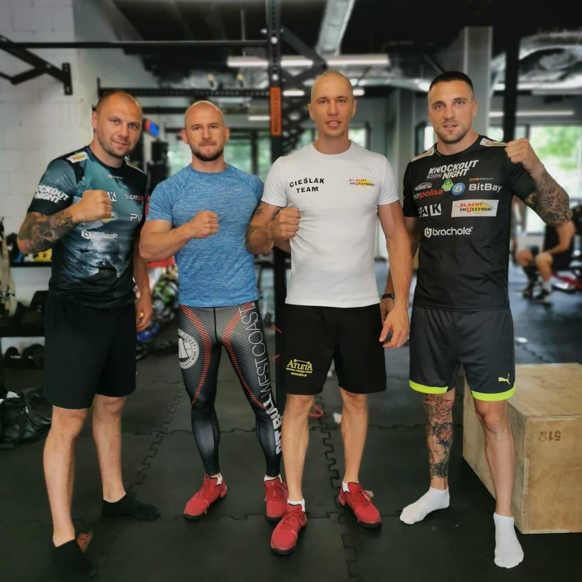 HitFirstBoxing's tweet photo. .@Lawrence_tko MY SPARRING, PARTNERS ARE BETTER THAN YOURS @MichalCieslak89 ❗️❗️❗️ WATCH IT LIVE ON 📺 https://t.co/2wapXJCV29 #DAZN #REALTALK @IFLTV @ringpolska https://t.co/IyvCOEDN7N
