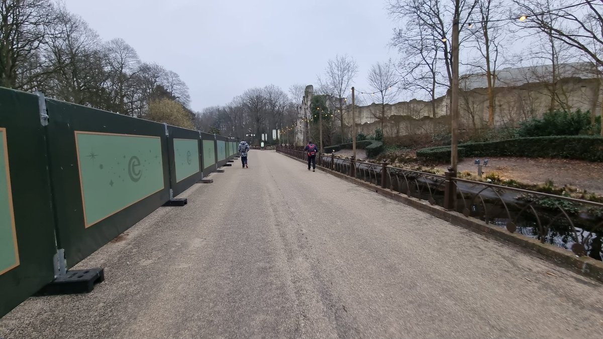 Efteling asfalteert Pardoes Promenade. #Efteling Lees meer op: eftelingsestraat.nl/efteling-nieuw…