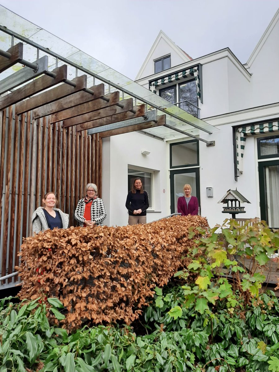 Tweede Kamerlid <a href="/mirjambikker/">Mirjam Bikker</a> heeft het hospice in Gouda bezocht. Ze sprak haar grote waardering uit voor de inzet van vrijwilligers in de palliatieve terminale zorg.
ap.lc/ap8za
#mirjambikker #hospice #gouda